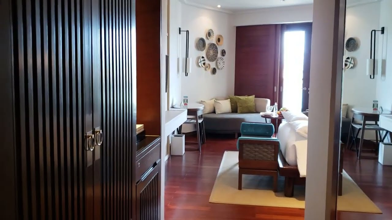 プルマン・ダナン　鳥が起こしにきてくれます。Pullman Danang Beach Resort