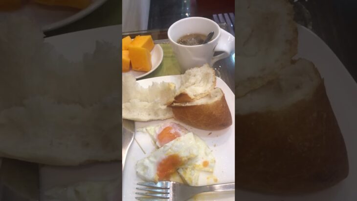 ハノイ1泊1500円のホテルの朝食です　#ショート #ベトナム #ハノイ