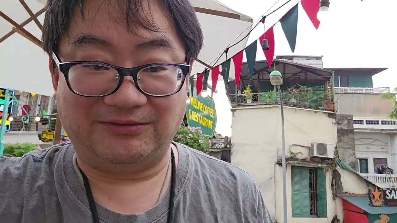 成田から初めてのバンブーエアでダナンのビーチリゾートへ、ハノイでの国内線乗継は、連絡バスで国内線ターミナルへ移動してダナン行きにチェックインで完了、ダナンからはタクシーで夜のリゾートホテルに無事到着！