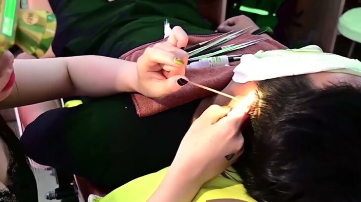 Perfect Ear Cleaning of Barbershop In Danang Vietnam  ダナンベトナムの理髪店の完璧な耳掃除