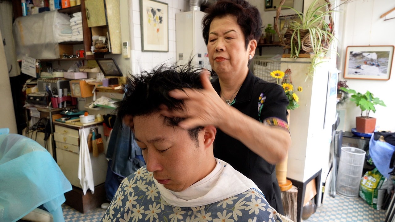 💈🇯🇵匠の理容技術、上目黒の名店「理容ロダン」でシャンプー、ヘッドマッサージ、シェービング、フェイシャルマッサージ、耳かき｜床屋 バーバー ASMR