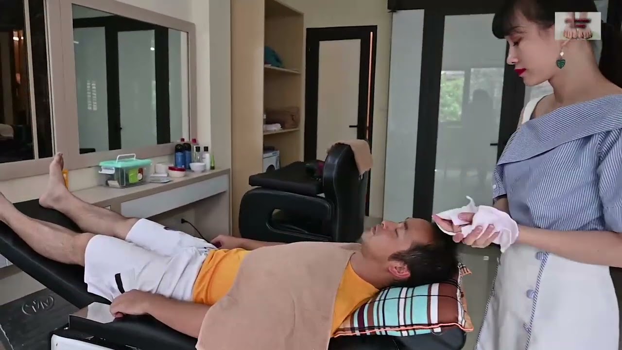 The Best Ear Cleaning in HANNOI BARBERSHOP ハノイの理髪店で最高の耳掃除 PART 2