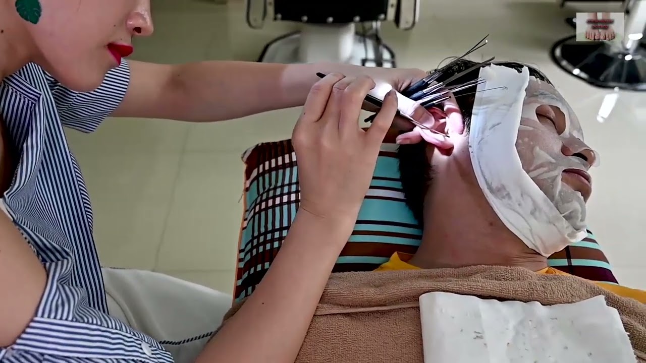 The Best Ear Cleaning in HANNOI BARBERSHOP ハノイの理髪店で最高の耳掃除 PART 2
