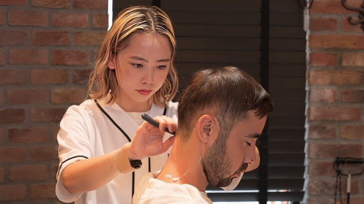 💈(ASMR) Cute Japanese Female Barber Mika Gives Professional Haircut, Beard Shave & Shampoo Wash