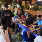 hanoi vietnam XIN CHAO　ハノイのホテルの近くで夕食　食べてみるまで美味しいか分かりません