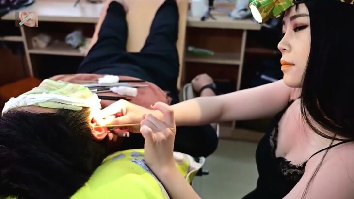 Perfect Ear Cleaning of Barbershop In Danang Vietnam  ダナンベトナムの理髪店の完璧な耳掃除