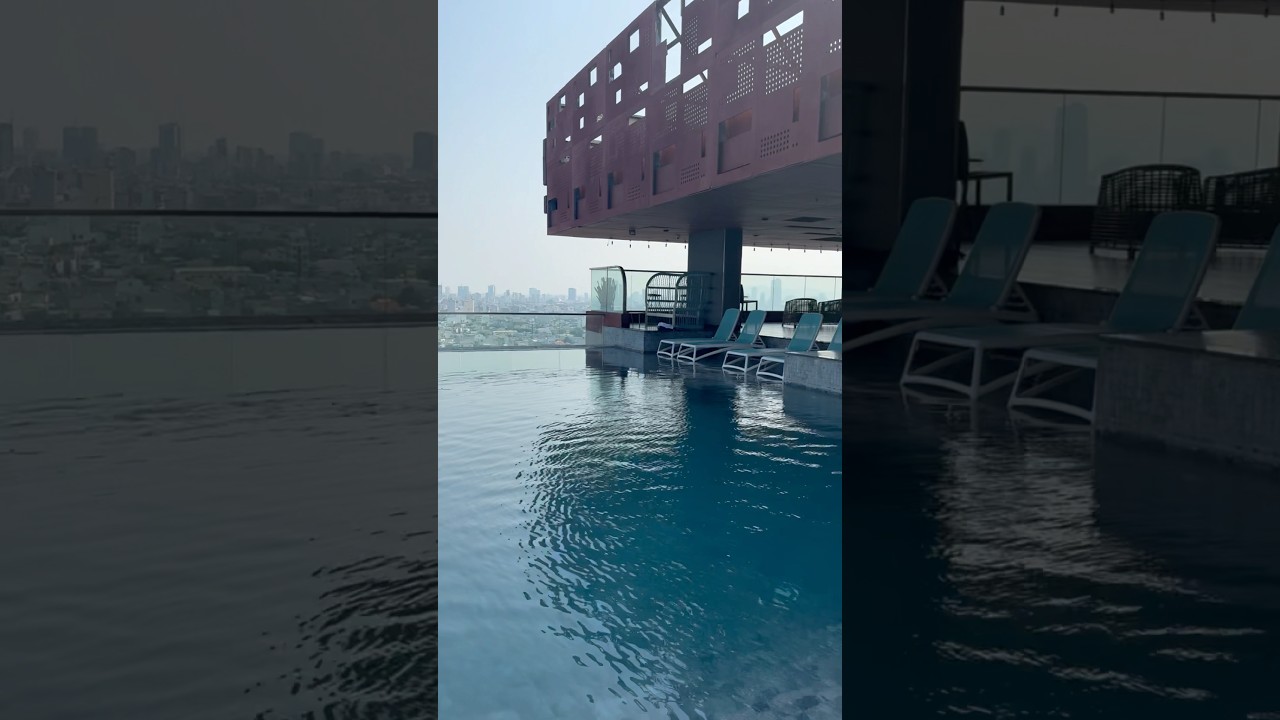 ベトナム🇻🇳ダナンの記録55  ミーケビーチ北　the code hotel 19階のバーとプール #travel #danang #beach #pool