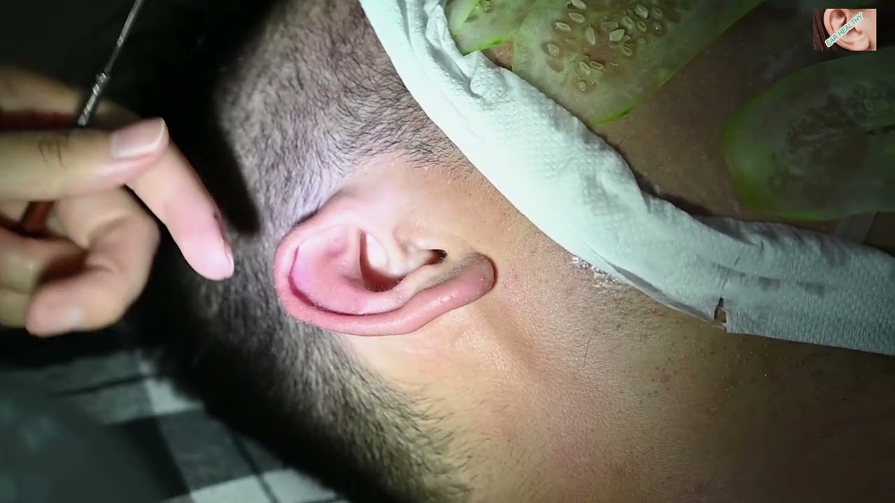 Perfect Ear Cleaning of Barbershop In Danang Vietnam  ダナンベトナムの理髪店の完璧な耳掃除
