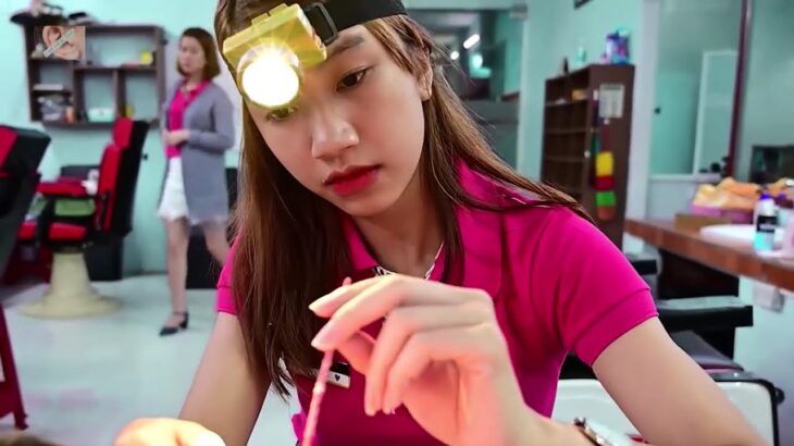 Perfect Ear Cleaning of Barbershop In Danang Vietnam  ダナンベトナムの理髪店の完璧な耳掃除