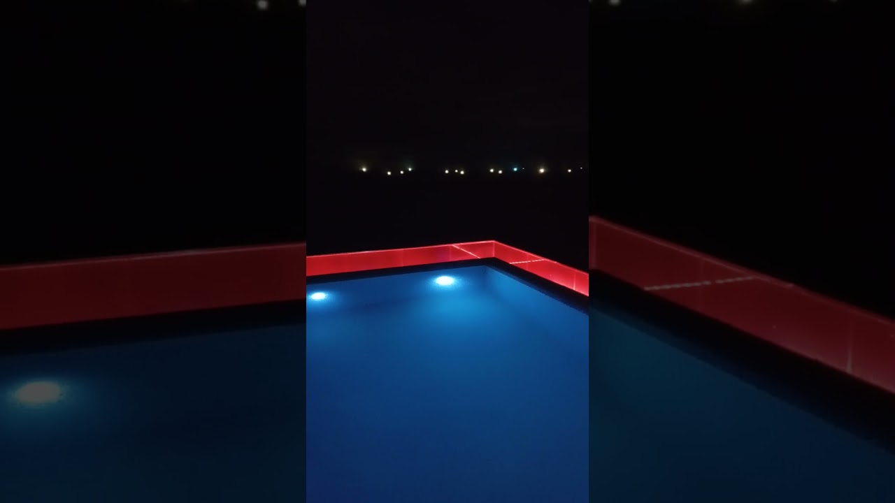 ホテルの屋上プールから夜景とミーケビーチ★ダナン★ベトナム2025/10/9