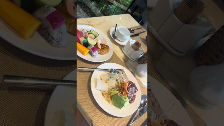 Mira Central Park hotel breakfast first day 9:00am